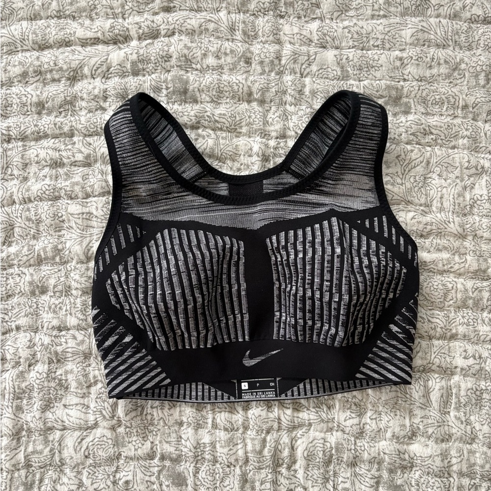 Nike Women's Flyknit Sports Bra